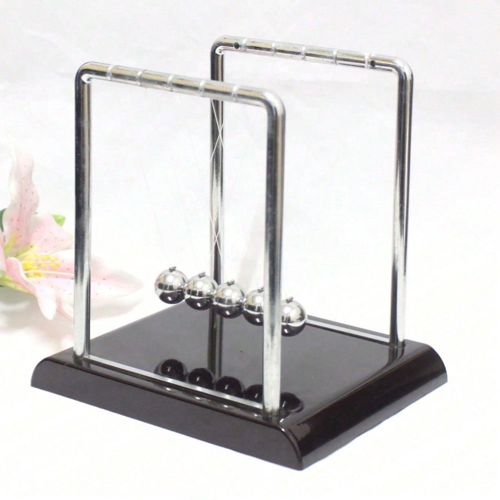 Black Metal Newton's Cradle Ba - Tech Desktop Accessories 评论和价格