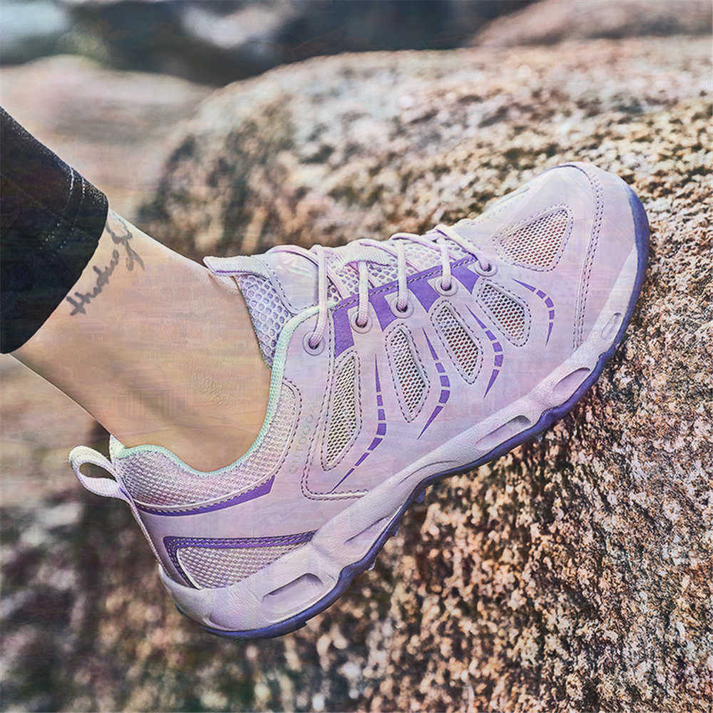 Sumer Round Tip Silver Sneaker - Tech Accessories Business 评论和价格