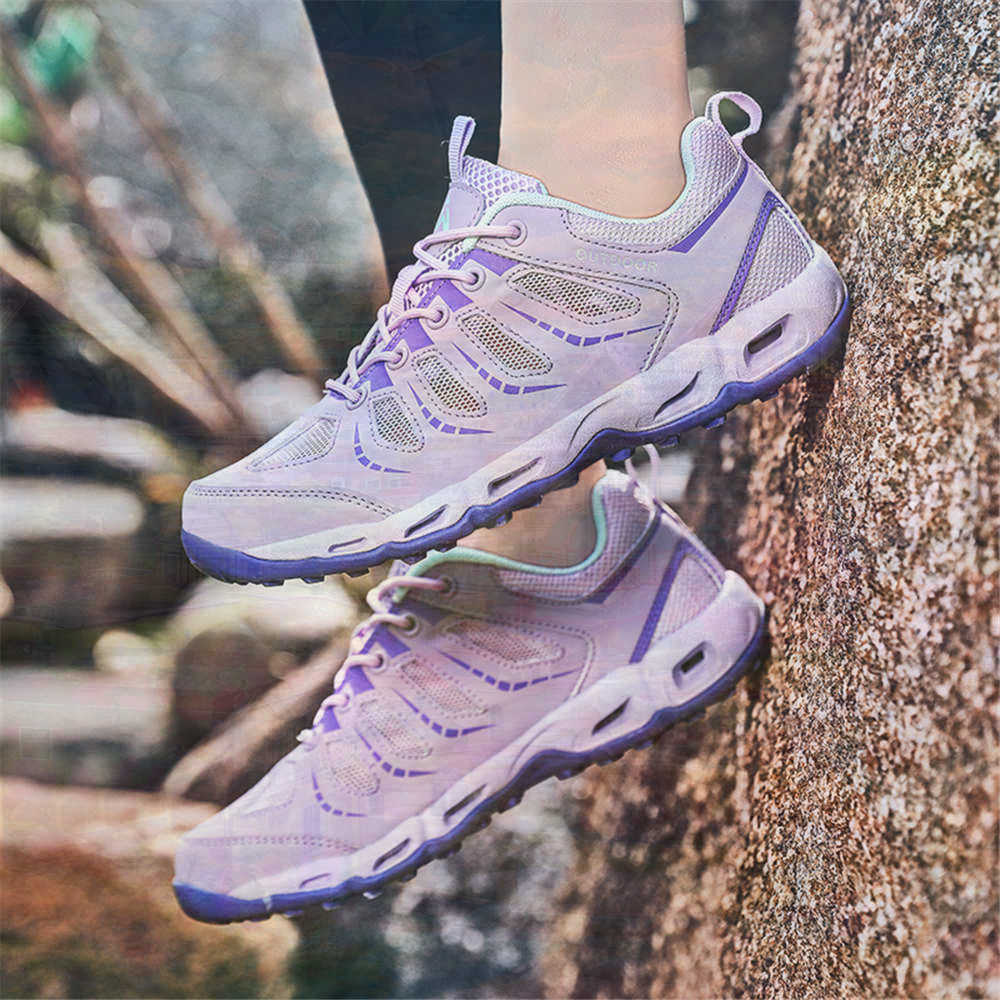 Sumer Round Tip Silver Sneaker - Tech Accessories Business 评论和价格