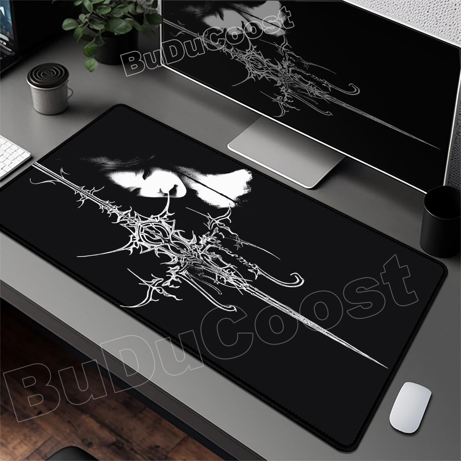 Cool Sword-wielding Girl Desig - Tech Desktop Accessories 评论和价格